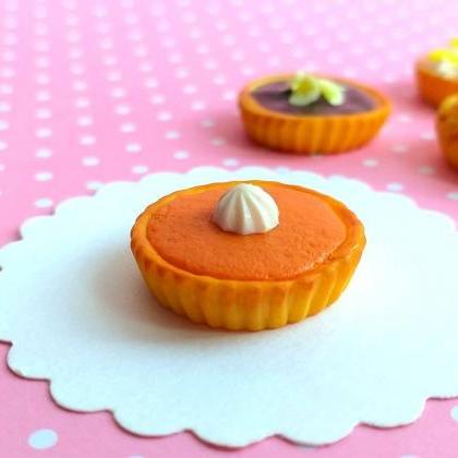 Dollhouse Miniature Pumpkin Pie, Fake Food,..