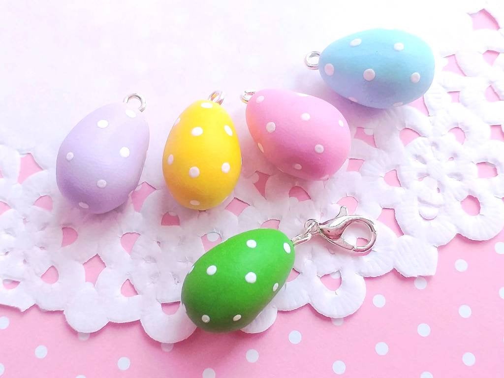 5 Miniature Eggs Charms - Kawaii Charms - Polymer Clay Charms - Food Jewelry - Gift - Necklace Pendant - Food Keychain