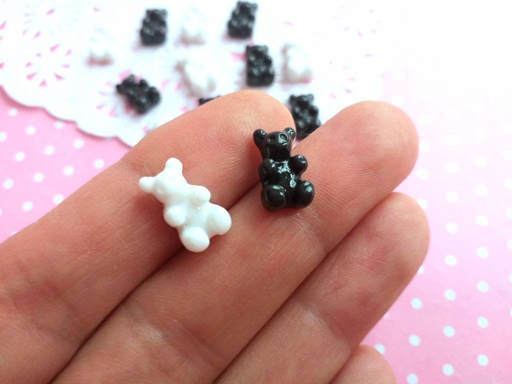 6 Miniature Gummy Bears Cabochons, Black Or White, Resin, Mixed Cabochons, Flatback, Slime, Decoden, Fake Food Cabochons, Embellishment